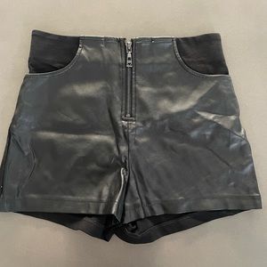 Guess Faux High Waisted Leather Shorts Size Small